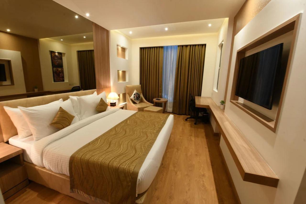 Surestay Plus By Best Western Amritsar Eksteriør bilde