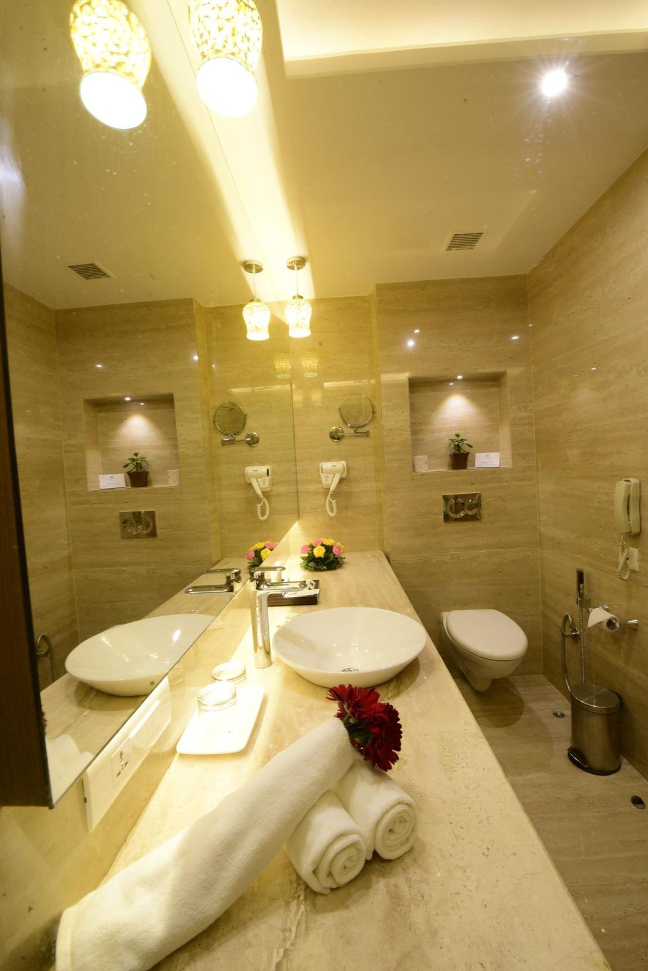 Surestay Plus By Best Western Amritsar Eksteriør bilde