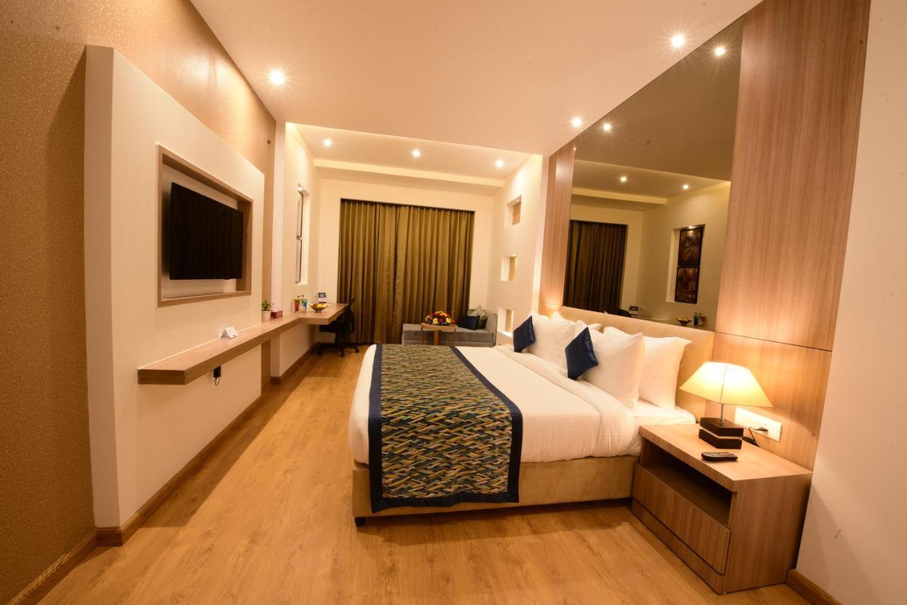 Surestay Plus By Best Western Amritsar Eksteriør bilde