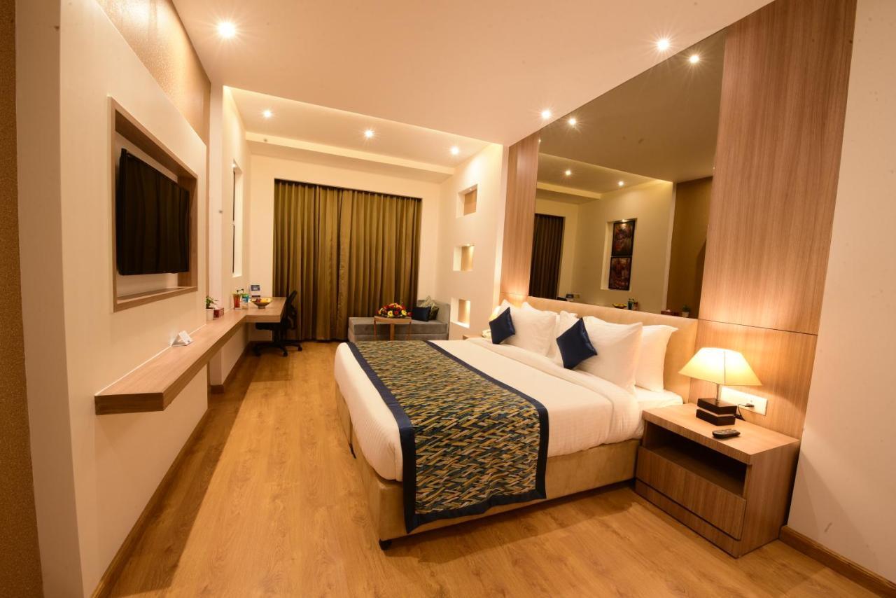 Surestay Plus By Best Western Amritsar Eksteriør bilde